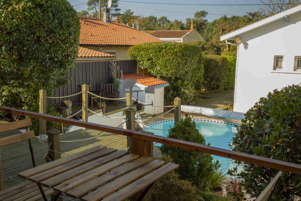 vue de la terrasse poolhouse studio de jardin greenkub