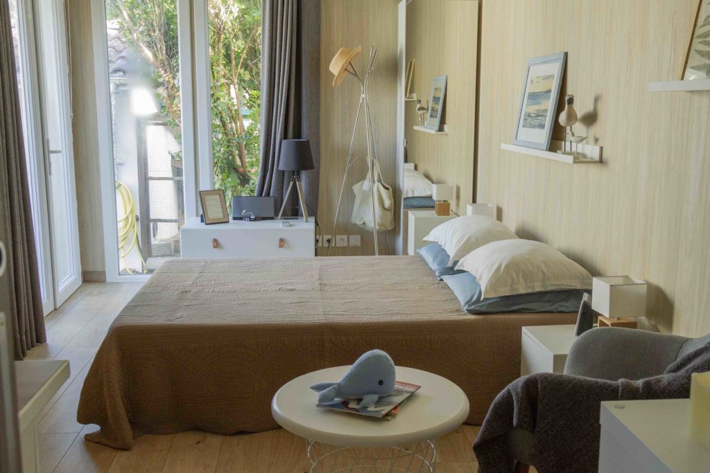 lit studio bois chambre d'amis