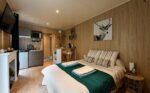 Aménagement d'une chambre d'hôtes d'un studio de jardin Greenkub pour 2 personnes