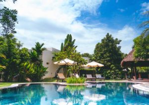 poolhouse studios jardin piscine