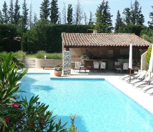 Pool house en structure ouverte Pool house construit en structure ouverte