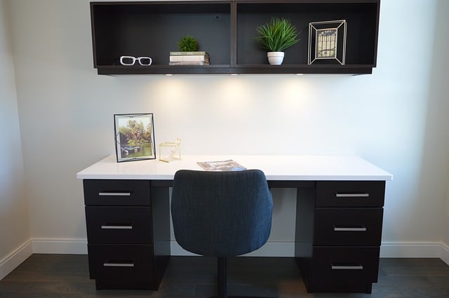 Bureau professionnel à rangement caisson