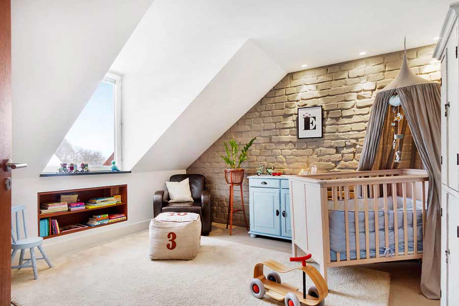Chambre d'enfant dans les combles combles aménagé extension maison ancienne