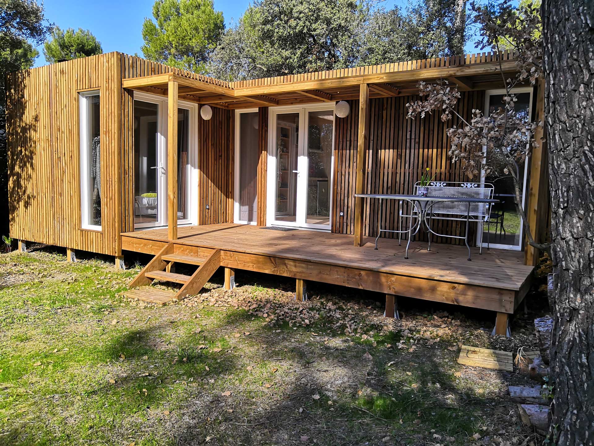 Studio de 30m2 de plain pied avec des menuiseries blanche