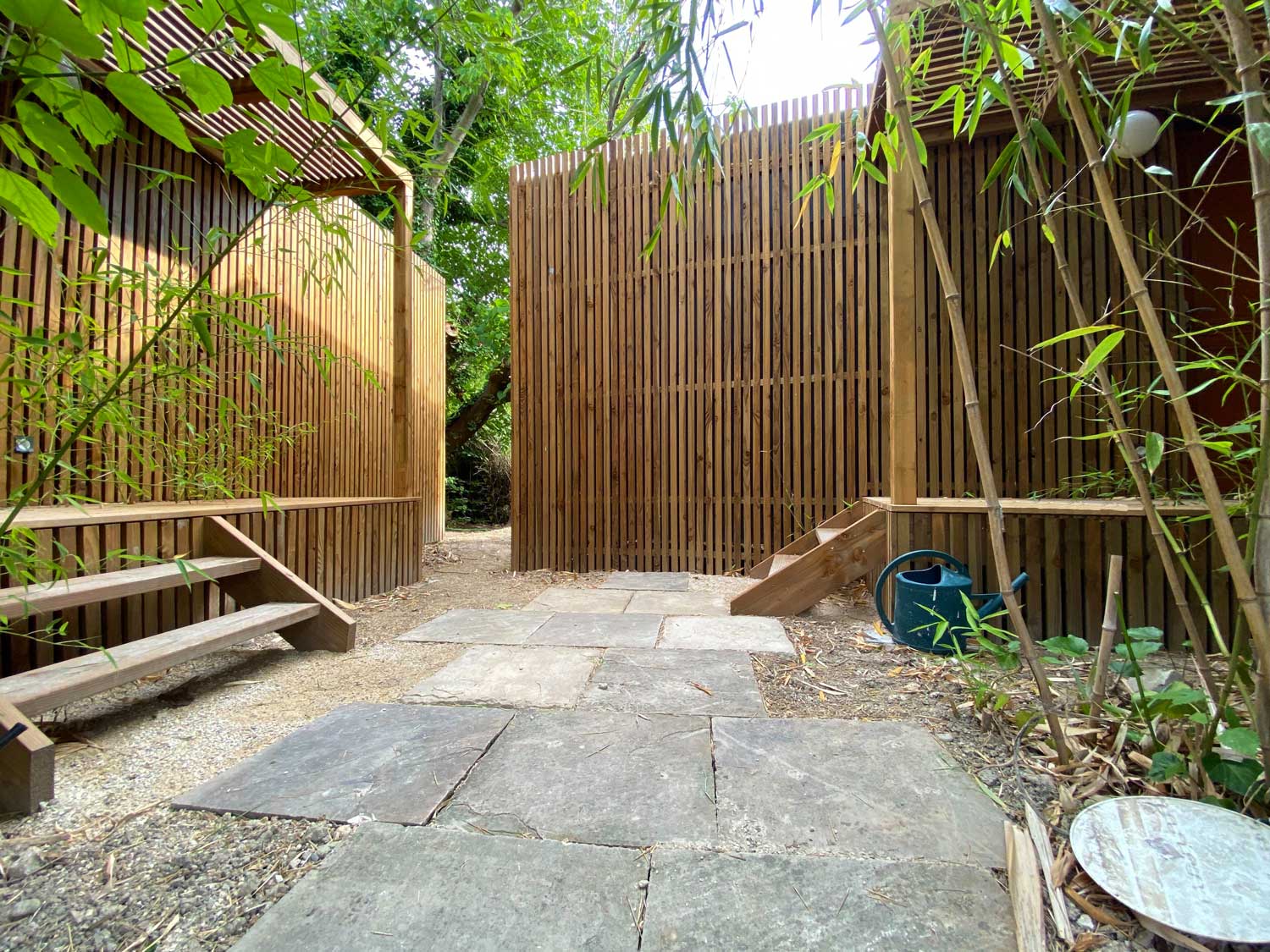Deux studios en bois