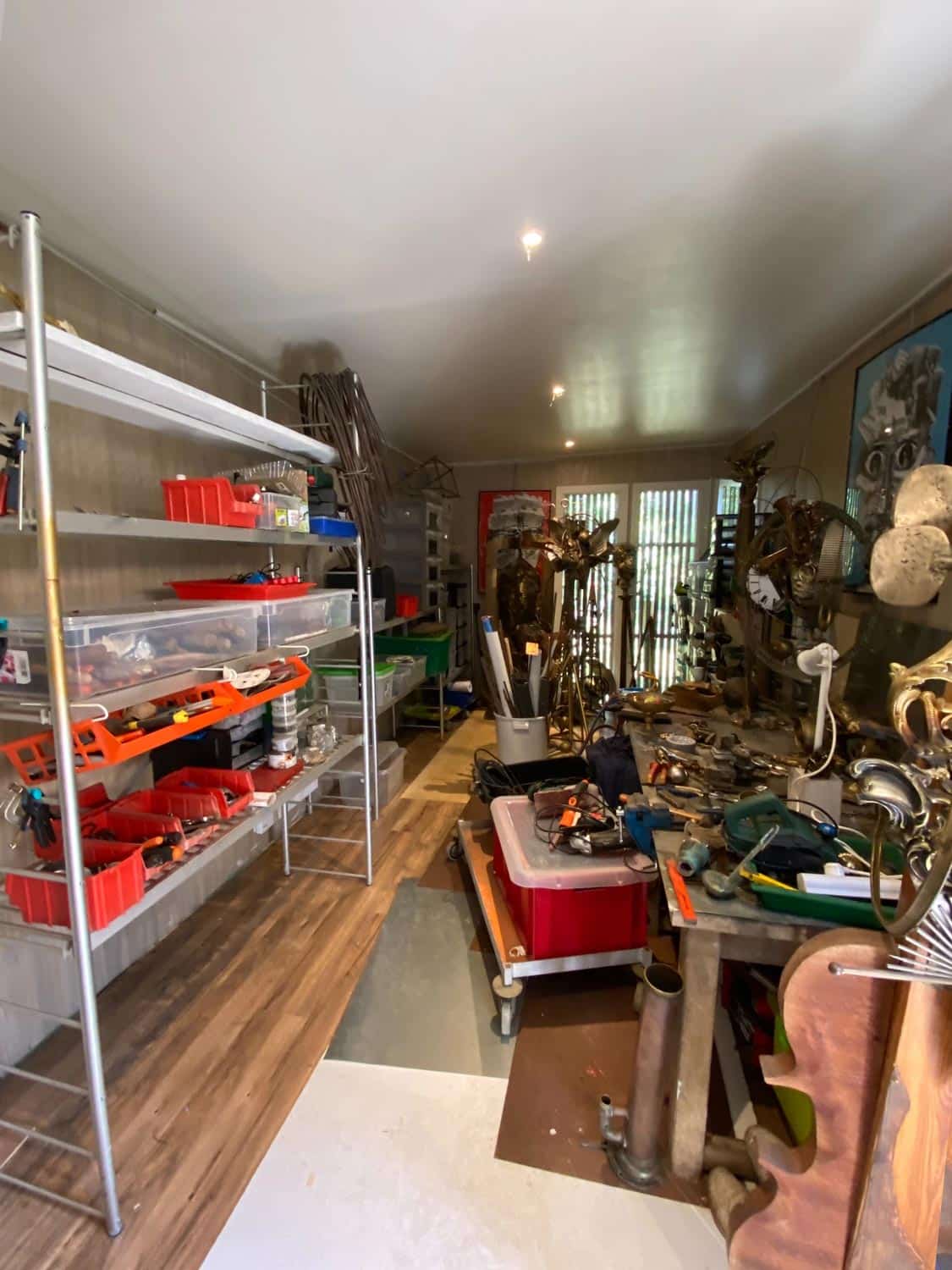 Atelier d'artisan dans un studio de jardin