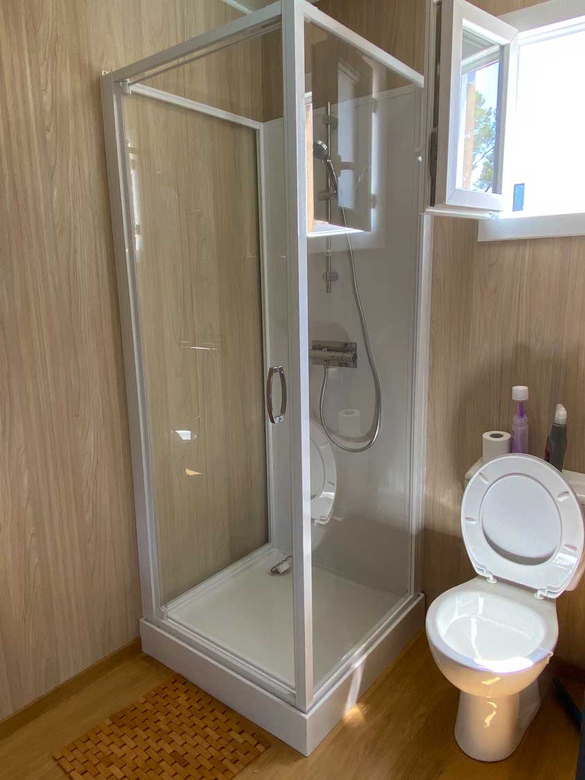 Salle de bain aménagée