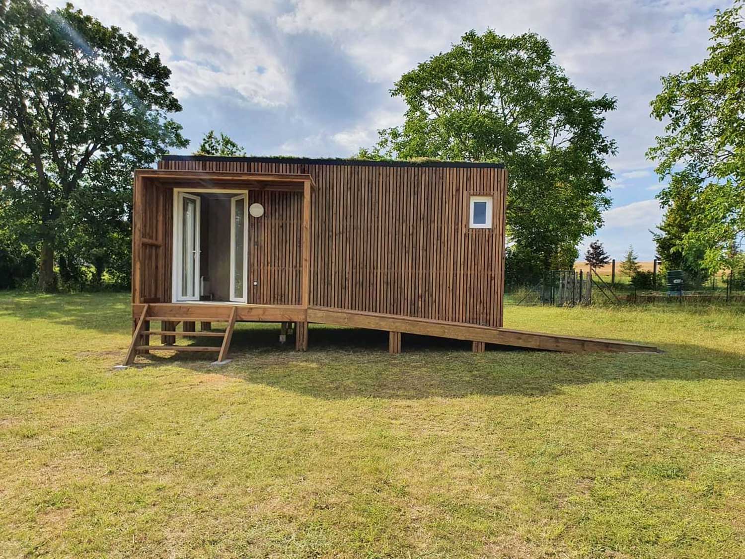 Local professionnel en bois de 20m2 dans le 10
