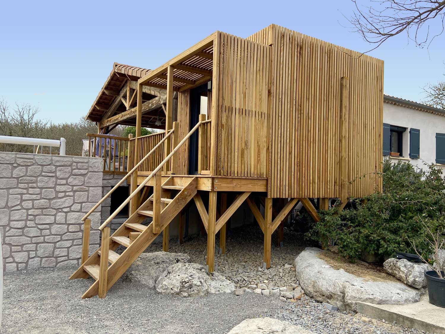 Pool house en surélévation de 25m2