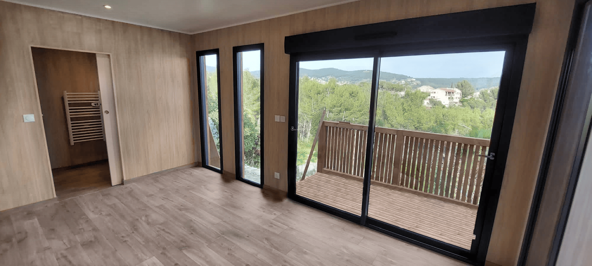 Intérieur d'un studio en bois