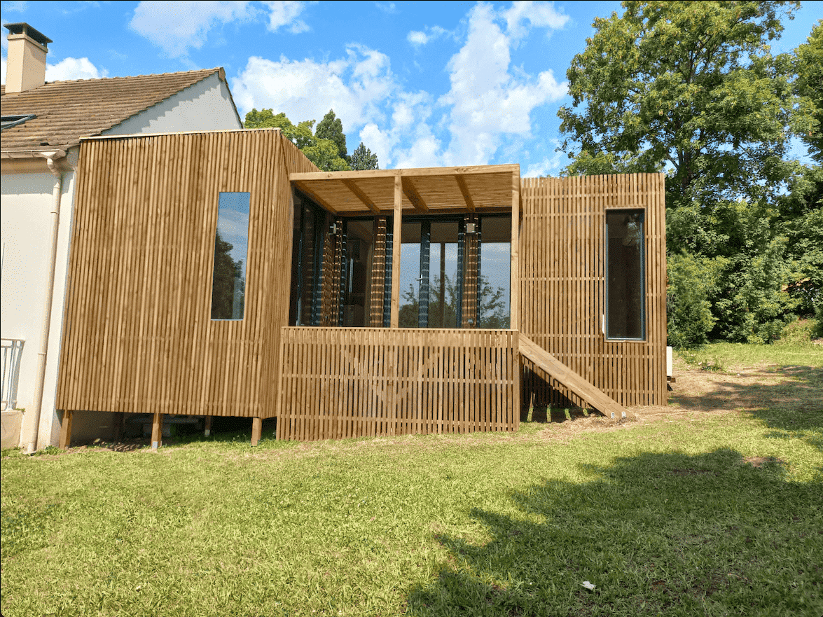 Studio en bois en surélévation