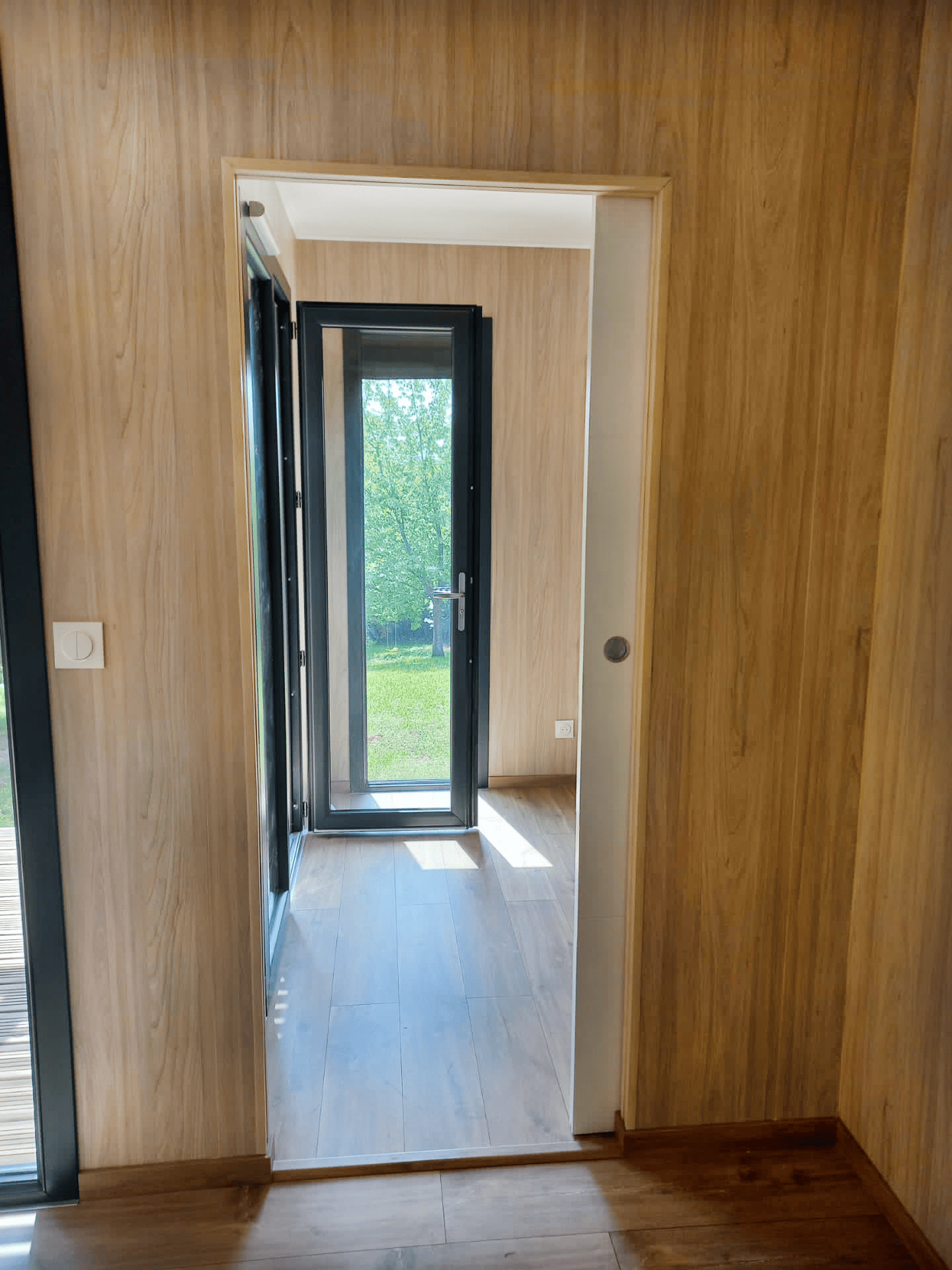 Intérieur d'une chambre d'amis vide