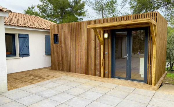 Un studio de jardin en bois de 15m2