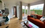 Intérieur d'un studio de jardin en bois