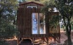 Un bureau de jardin de 25m2 avec mezzanine et une toiture à double pente
