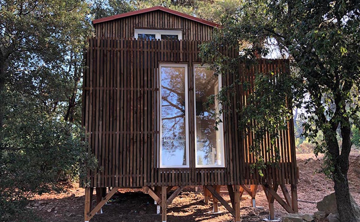 studio-de-jardin-mezzanine.jpg Un bureau de jardin de 25m2 avec mezzanine et une toiture à double pente