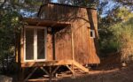 Un bureau de jardin de 25m2 avec une mezzanine et une toiture pente